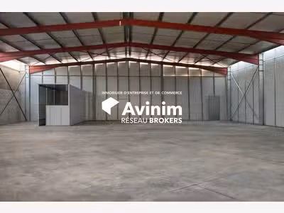 Local 624m² à louer au Nord d'Aix-en-Provence