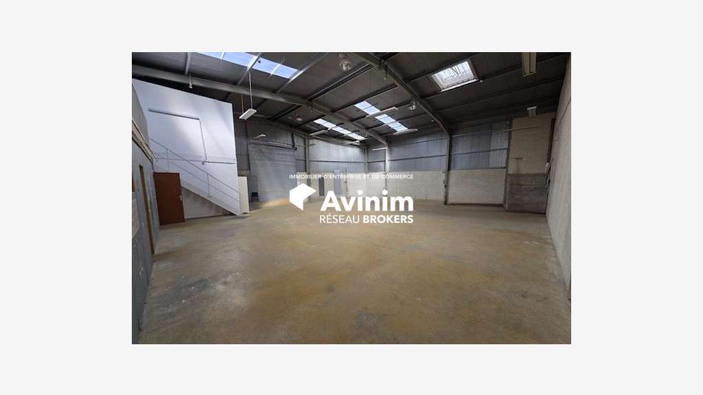 A louer local d'activité 351m² ZA Domont