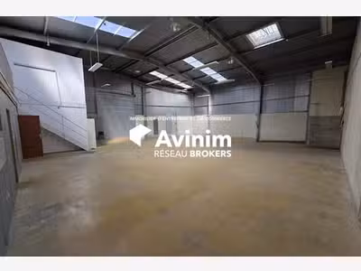 A louer local d'activité 351m² ZA Domont