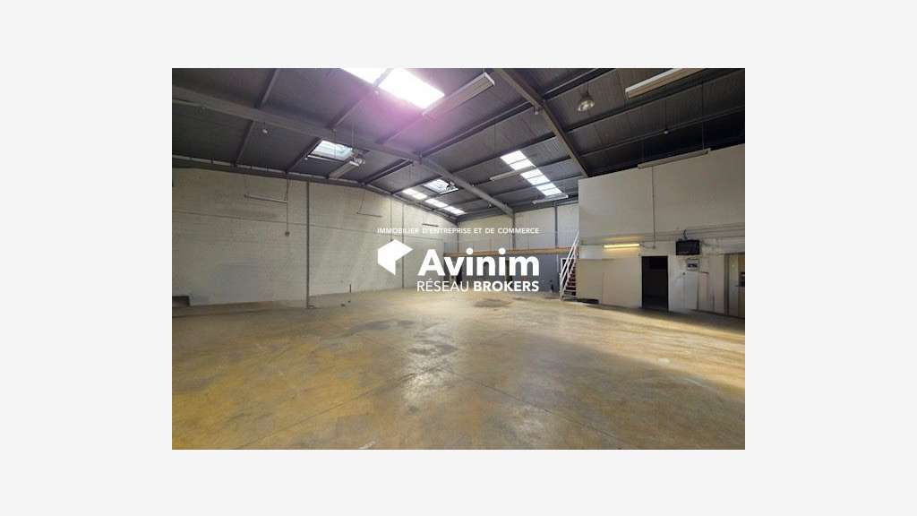 A louer local d'activité 351m² ZA Domont