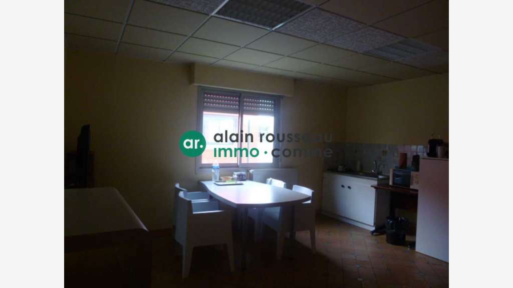 Local d activité 440m² à Durtal à 20mn d'angers