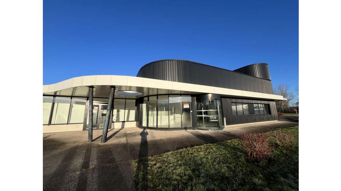 Local 2486m² à louer à Élancourt ZAC Clé St Pierre