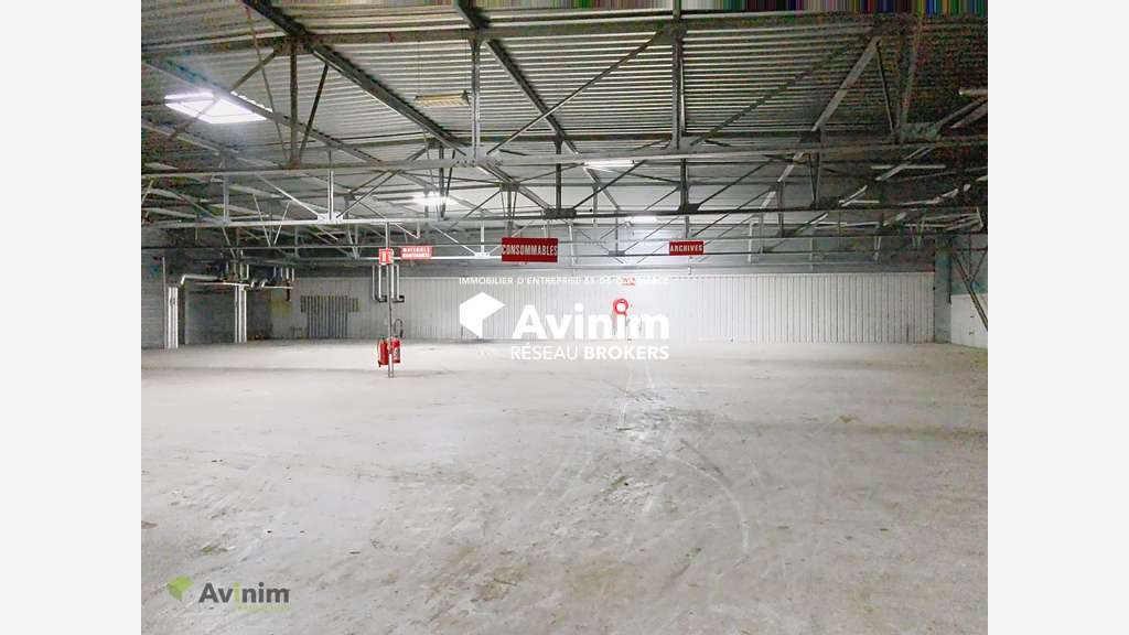 A louer local de stockage 1392m² Éloyes ZI Plaine