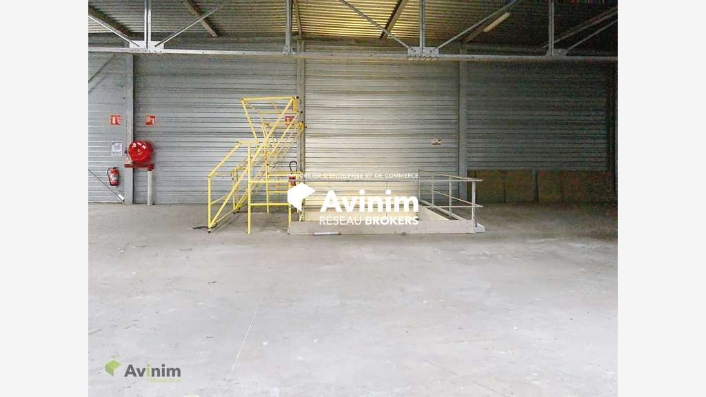A louer local de stockage 1392m² Éloyes ZI Plaine
