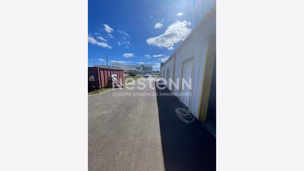 Local d'activité 326m² à louer à Elven RN165