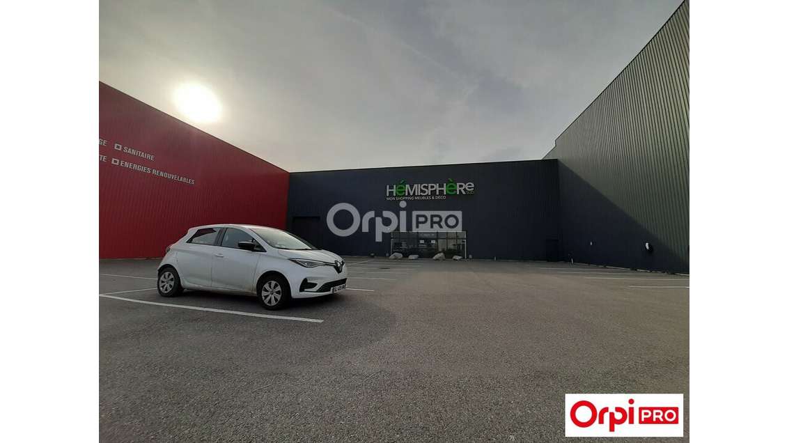 A louer local d'activité 1420m² empl N°1 à Valence