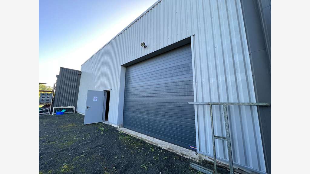 Loue local d'activité 348m² excellent état Angers