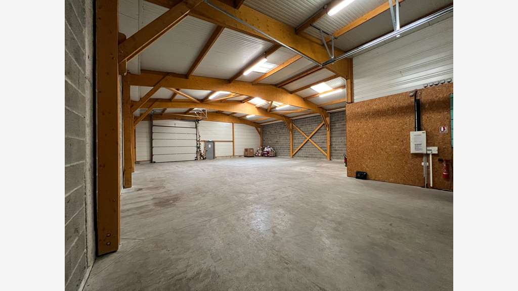 Loue local d'activité 348m² excellent état Angers