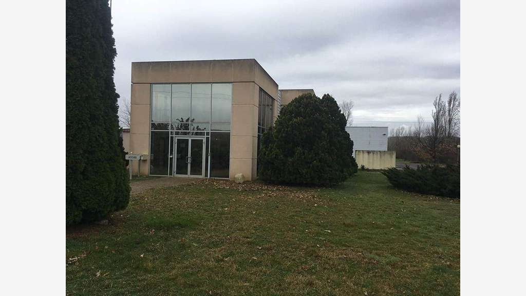 A louer bureaux et ateliers à Martres-Tolosane