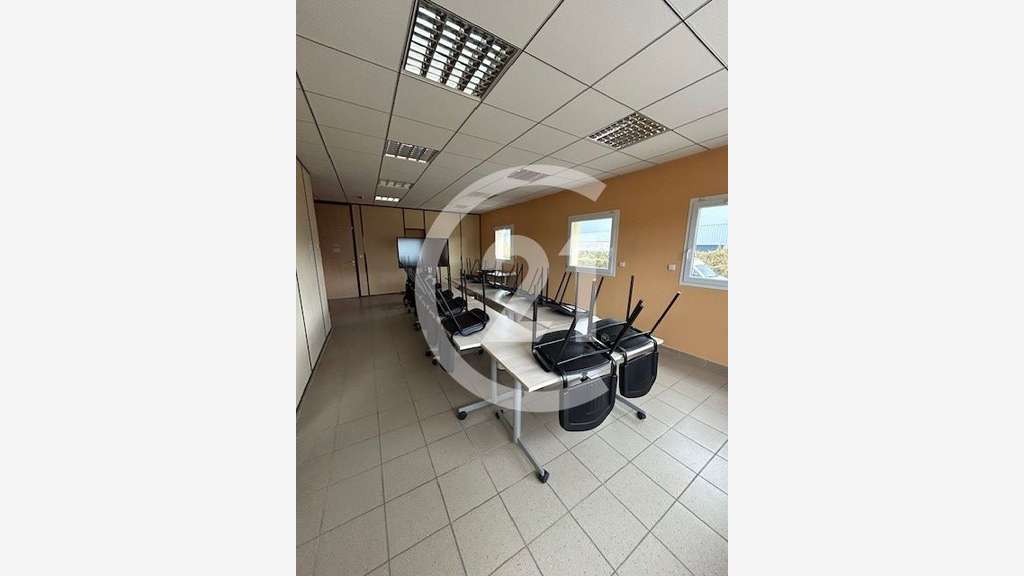 A louer local 76m² entre Chabeuil et Valence