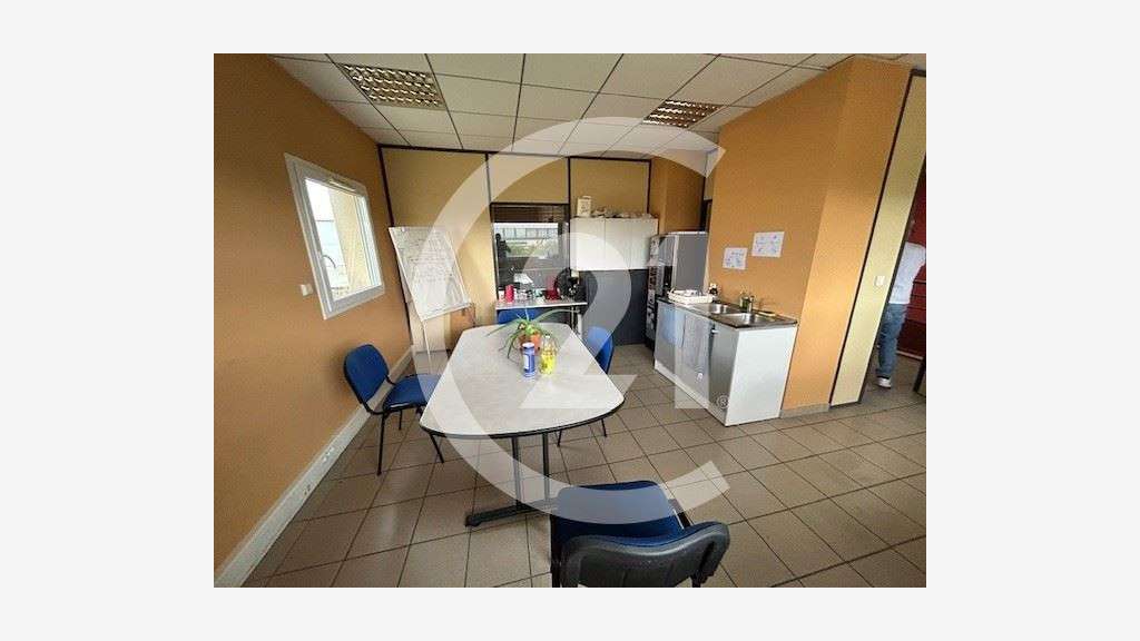 A louer local 76m² entre Chabeuil et Valence