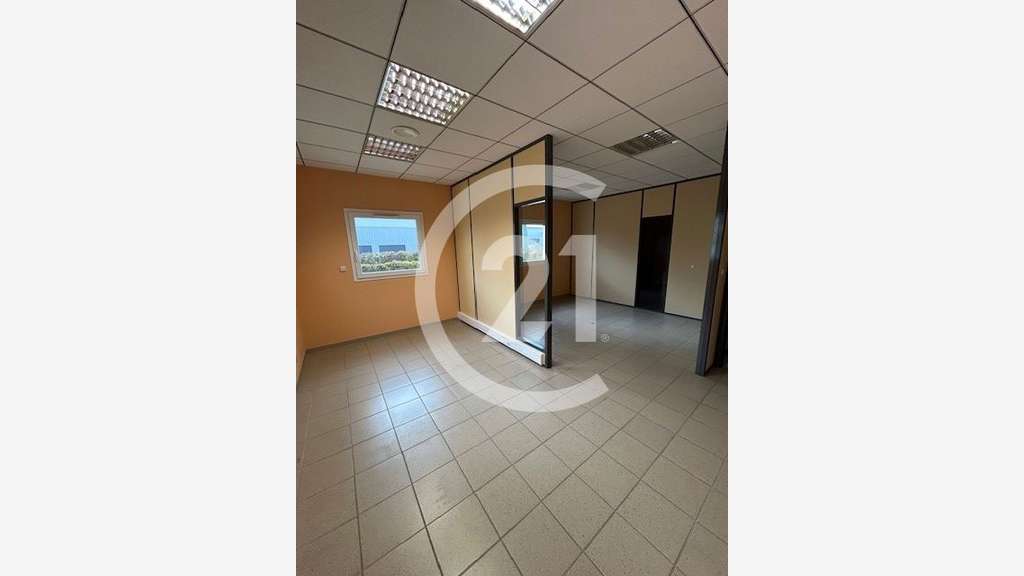 A louer local 76m² entre Chabeuil et Valence