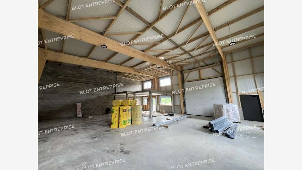 A louer cellules d'activités dès 250m² à Acigné