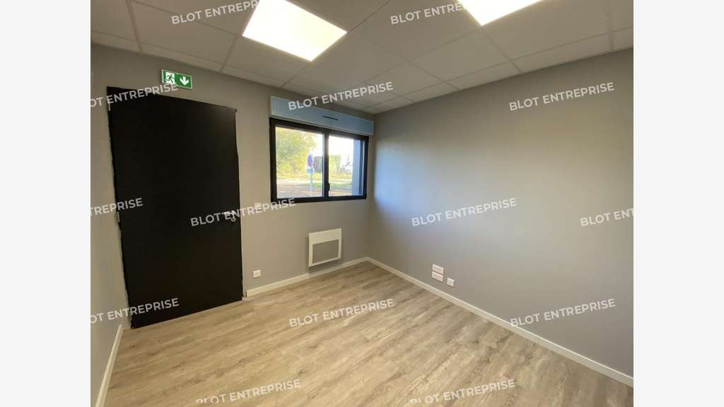 A louer local d'activités neuf de 160m² à Acigné