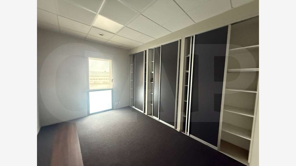 BÂTIMENT D’ACTIVITÉS INDÉPENDANT À LOUER – ACIGNÉ
