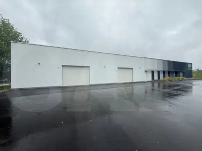 BÂTIMENT D’ACTIVITÉS INDÉPENDANT À LOUER – ACIGNÉ 