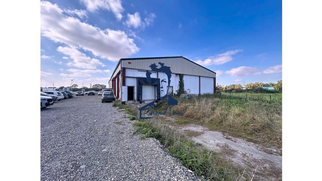 Bâtiment 330m² à louer bien placé à Acy-Romance