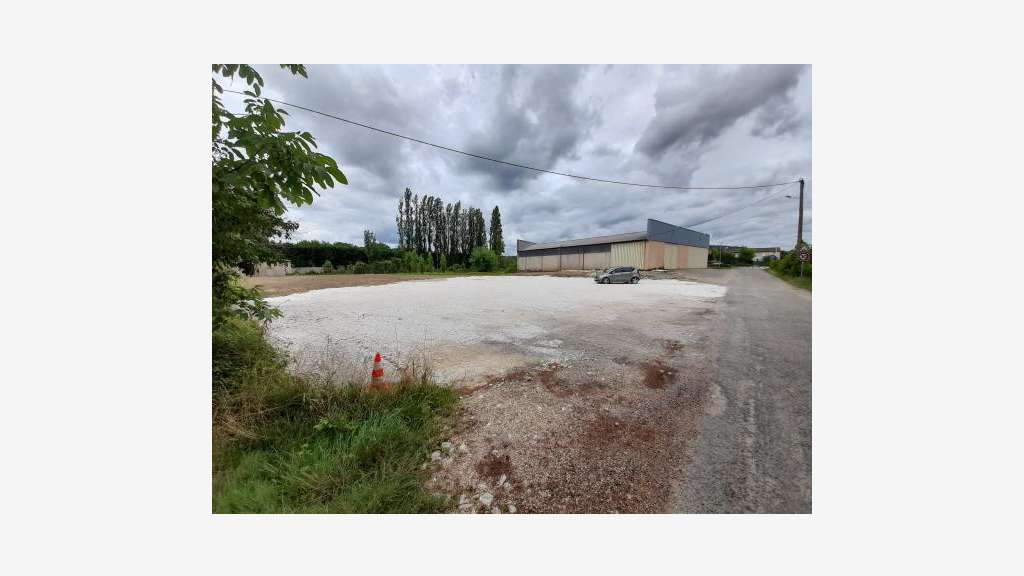 A louer local d'activité 995m² à Agen