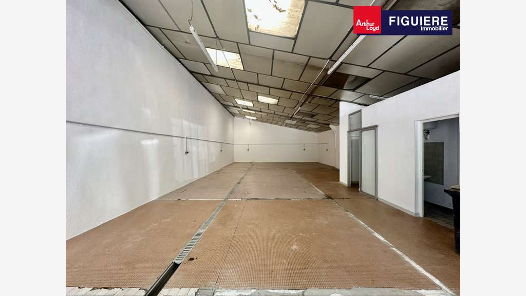 Local 170m² à louer sur la ZA Rodari à Luynes