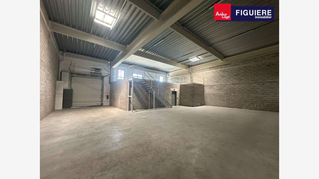 Location local activité neuf 330m² Aix-en-Provence