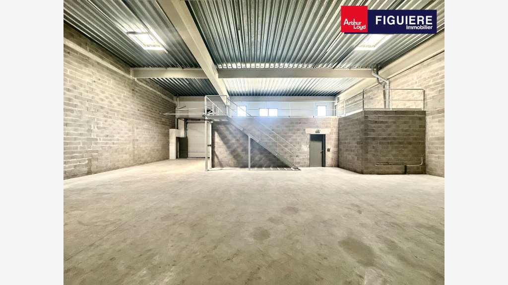 Location local activité neuf 330m² Aix-en-Provence