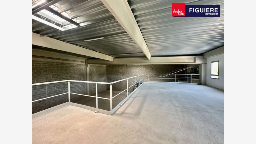 Location local activité neuf 330m² Aix-en-Provence