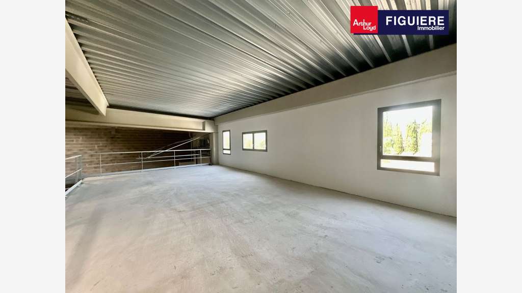 Location local activité neuf 330m² Aix-en-Provence