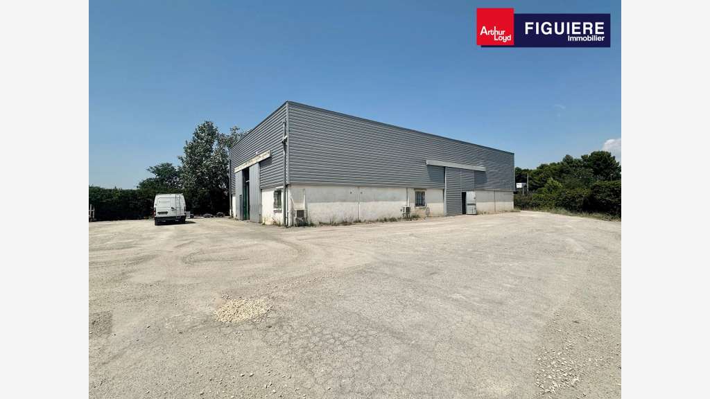 Loue bâtiment d'activités de 450m² à Aix en Pce