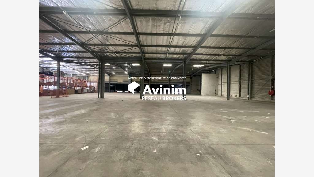 Entrepôt de qualité 2400m² à louer Aix-Les-Milles