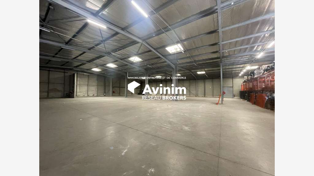 Entrepôt de qualité 2400m² à louer Aix-Les-Milles