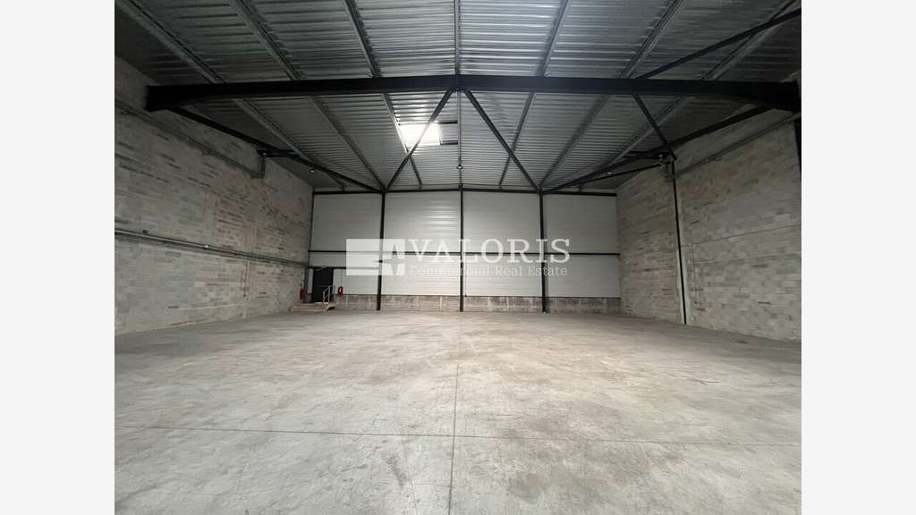 A louer locaux à partir de 580m² Aix-en-Provence 