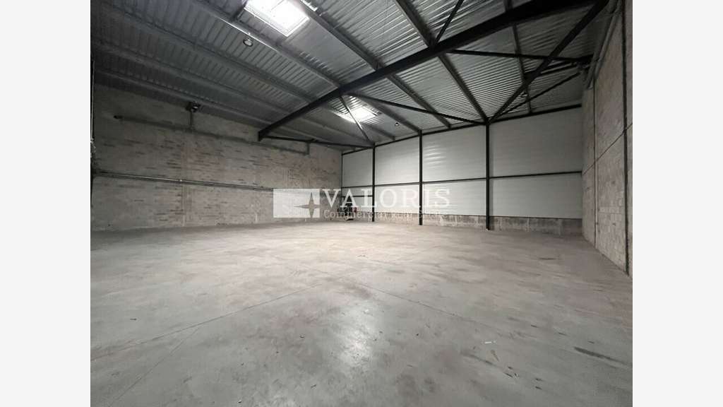 A louer locaux à partir de 580m² Aix-en-Provence 
