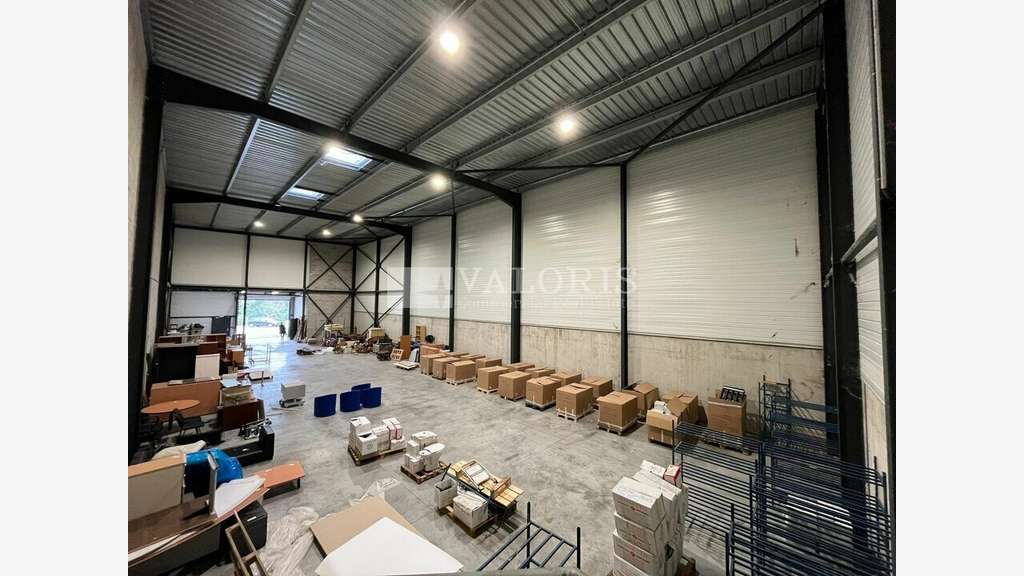 A louer locaux à partir de 580m² Aix-en-Provence 