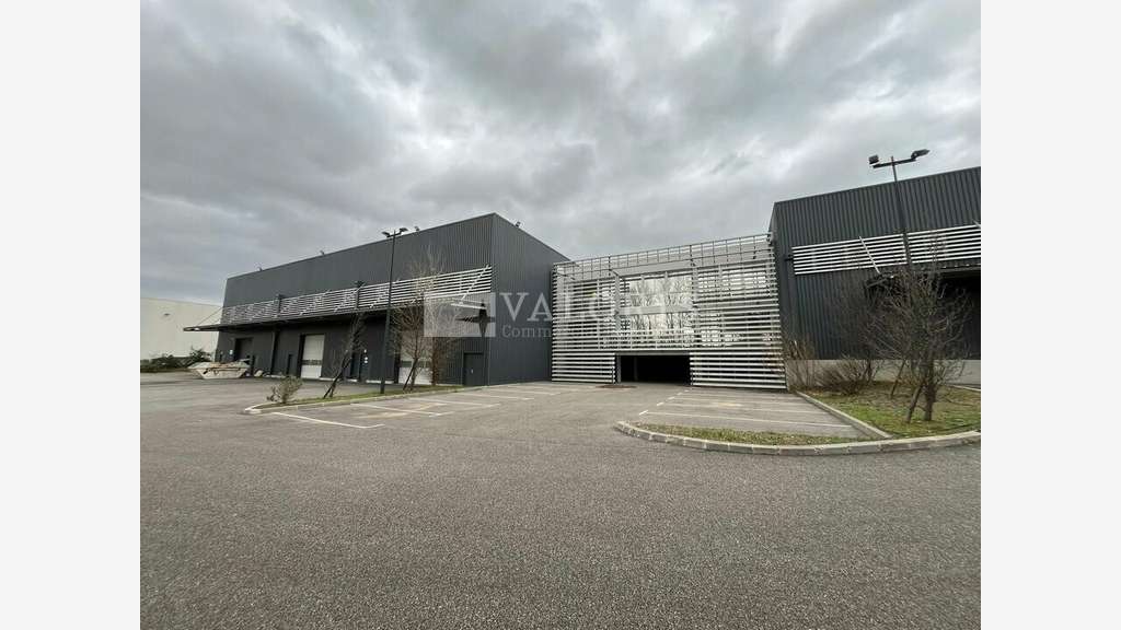 A louer locaux à partir de 580m² Aix-en-Provence 