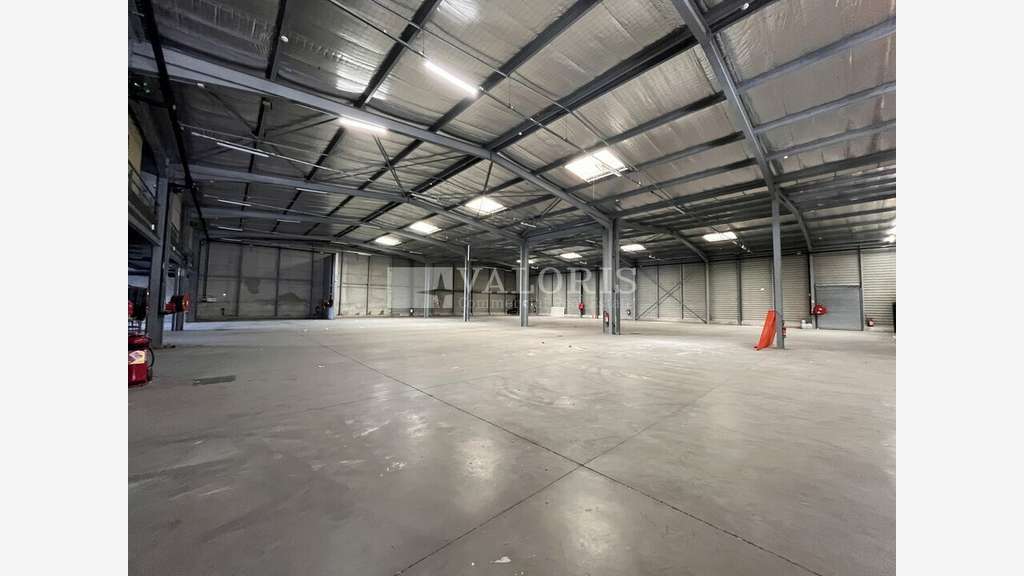 Entrepôt logistique 2400m² à louer Aix-en-Provence