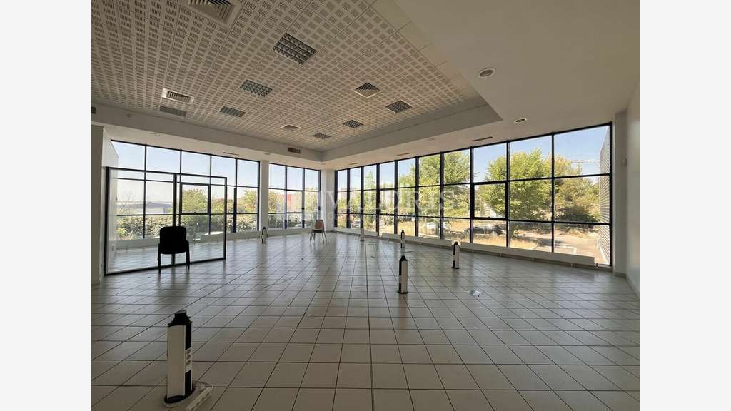 Entrepôt logistique 2400m² à louer Aix-en-Provence