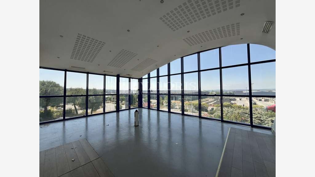 Entrepôt logistique 2400m² à louer Aix-en-Provence