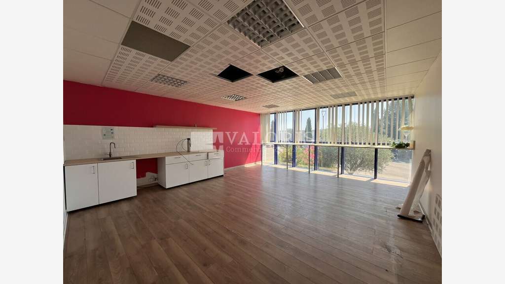 Entrepôt logistique 2400m² à louer Aix-en-Provence