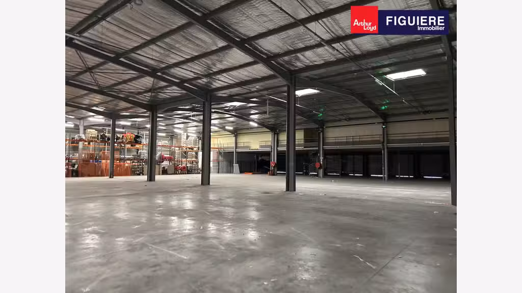 ENTREPOT A QUAIS ET BUREAUX