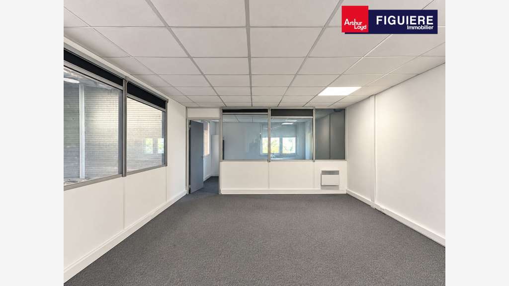 Local mixte à LOUER sur l'axe principal du Pôle d'