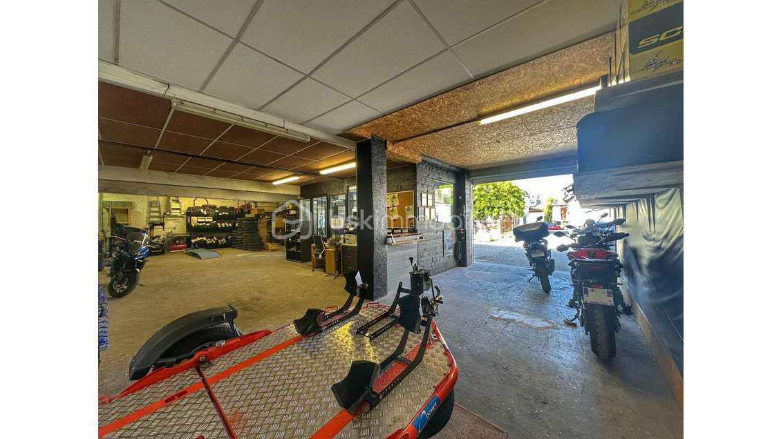 A louer local d'activités de 145m² à Aix les Bains