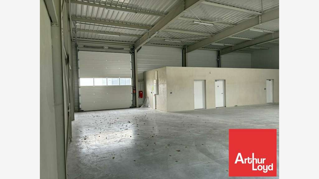 Local d'activité 290m² récent à louer à Aizenay