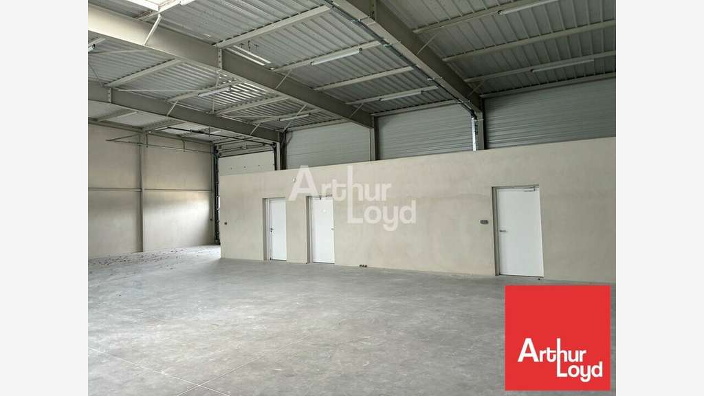 Local d'activité 290m² récent à louer à Aizenay