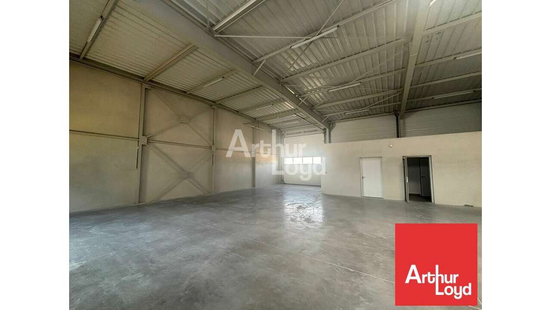 Local d'activité 290m² récent à louer à Aizenay 