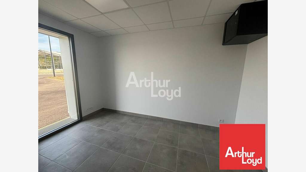 Local d'activité 290m² récent à louer à Aizenay