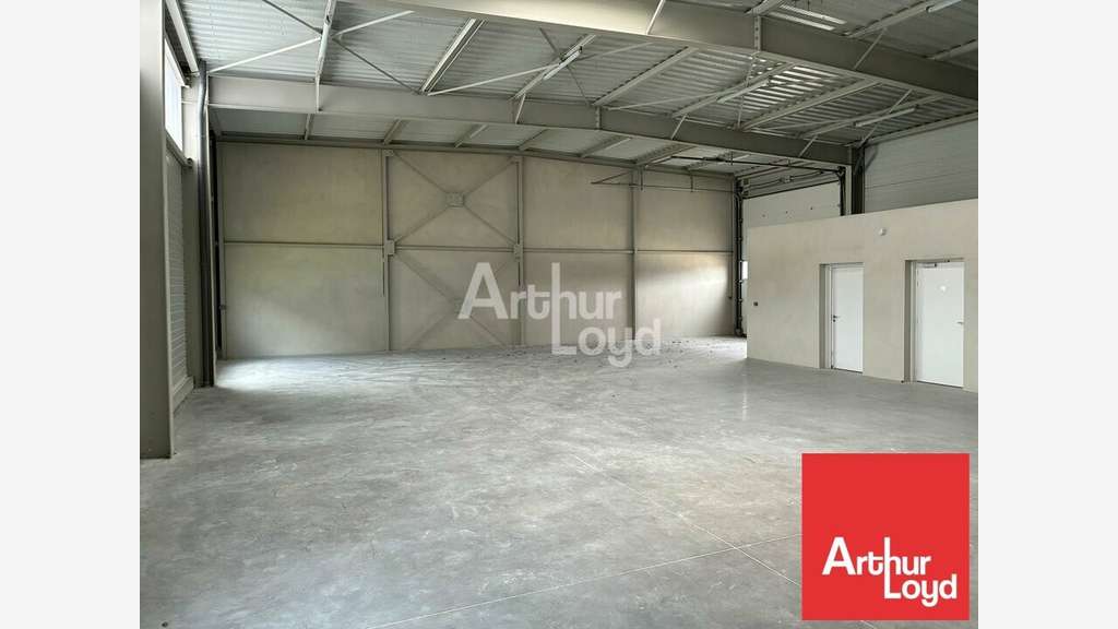 Local d'activité 290m² récent à louer à Aizenay