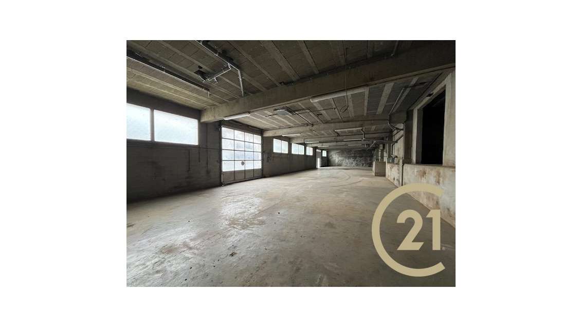 A louer local activité 550m² à Albi accès facile