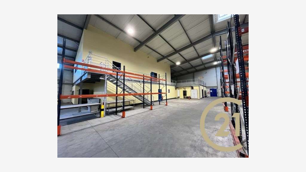 A louer entrepôt logistique 2500m² ZA Montplaisir