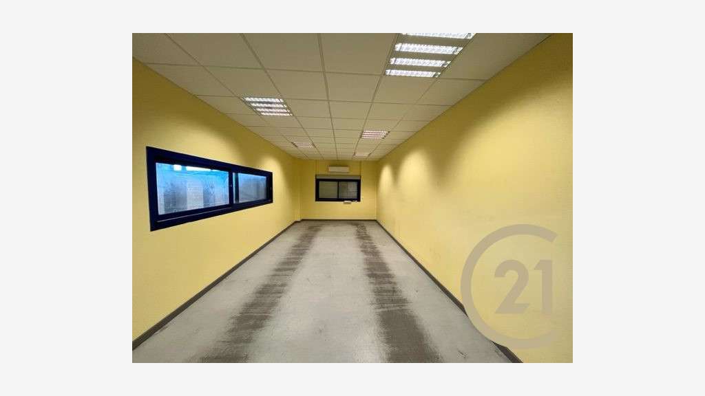 A louer entrepôt logistique 2500m² ZA Montplaisir