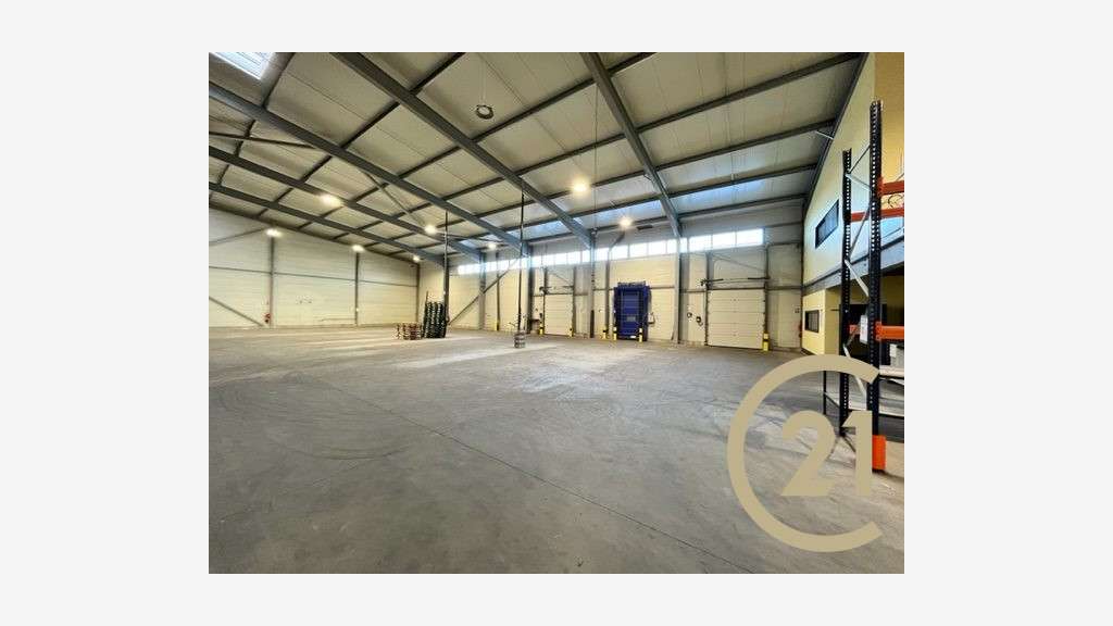A louer entrepôt logistique 2500m² ZA Montplaisir